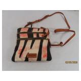 LikeNew DOONEY & BOURKE 3zipper CrossBody Handbag