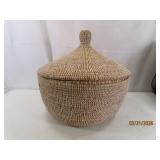 Lidded WhiteWeave Aftrican Lidded 15' Basket EXC