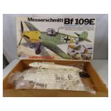 vtg unassembled (1977) MPC 16' Airplane Model Kit