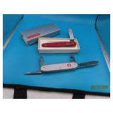 (2) VICTORINOX 4' Pocket Knives EXC