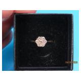 10kt Gold Dainty 7stone Flower sz7 Ring 1.8g