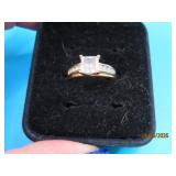 14kt Gold sz7 Ring CZ Stones WeddingLike 3.95g