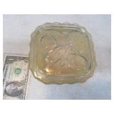 Vtg PYREX Yellow Fridge Dish w/ Scallop Edge Lid