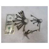 Lot (19) Antique NEAT Skeleton Type Keys