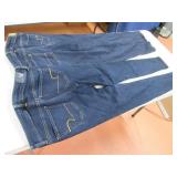 Lot (2) AMERICAN EAGLE womens8 Blue Jeans VG