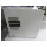 Compact SANYO 18" TableTop Fridge Apt/Shop