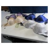 Lot (4) sz40 Padded Bras underwire