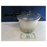 PRESTO No7 Pressure Cooker
