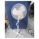 Upright Oscilating Fan