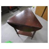 Neat TriFold Accent Table