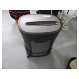 ROYAL 9" Paper Electric Shredder CrossCut