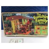 Vtg MATTEL "Sunshine Family Home"  Doll House Toy