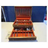 ONEIDACRAFT 12pc Flatware SET w/ Box NICE