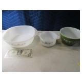 Lot (3) Vintage PYREX Asst Bowls