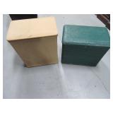 Lot (2) Classic Clothes Hamper wickerlook