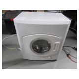 AVANTI 110v Compact Clothes Dryer NICE