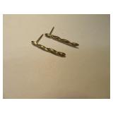 10kt Gold Stick 1" Earrings 0.8g