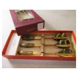 Vintage CLYDA Yellow 3pc Feather Dart Set EXC