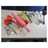 LOT Nice Asst Kitchen Utensils Poly Compact