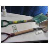 Lot (2) Shorty Yard Tools Shovels EXC