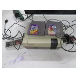 Original NINTENDO w/ MegaMan4&MickeyMouse AS IS