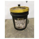5 Gallon bucket full of unused oil Bucket had
