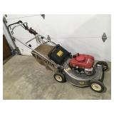 Honda HR 215 hydrostatic lawnmower starts and