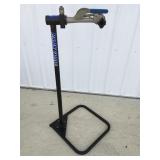 Park bicycle tools single arm repair stand