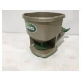 Scotts handheld spreader