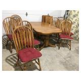 Oak table 8 chairs two leafsFew scratches on