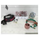 Small pet carrier, decor, household items