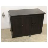Sewing cabinet
