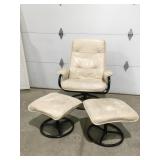 Chair with 2 ottoman