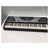 Yamaha PSR  240 electric keyboardWorks missing