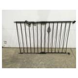 Adjustable indoor fence 42" as a picture