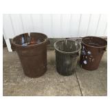 Plastic trash cans, no lids