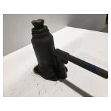Hydraulic bottle jack