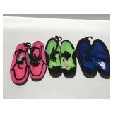 Water shoes, size  4-5