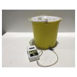 Gator minnow bucket and bubble box portable