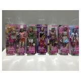 7 Barbie, you can be anything dolls