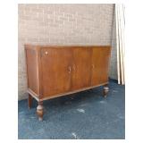 Oak Server, replaced pulls 38.5"Hx54"Wx19"D Oak Server, replaced pulls 38.5"Hx54"Wx19"D