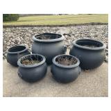SET OF PLASTIC PLANTERS
