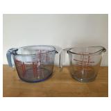 2 GLASS MEASURING CUPS
