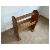 WOODEN QUILT RACK