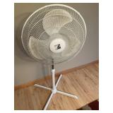 FLOOR FAN