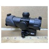 Selectable red/green rail mounted scope