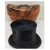 Amazing beaver top hat and travel case Amazing beaver top hat and travel case