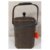 Tin lunchpail Tin lunchpail