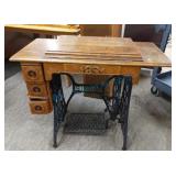 Singer sewing machine in cabinet Singer sewing machine in cabinet