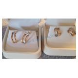 2 beautiful pairs of earrings 2 beautiful pairs of earrings